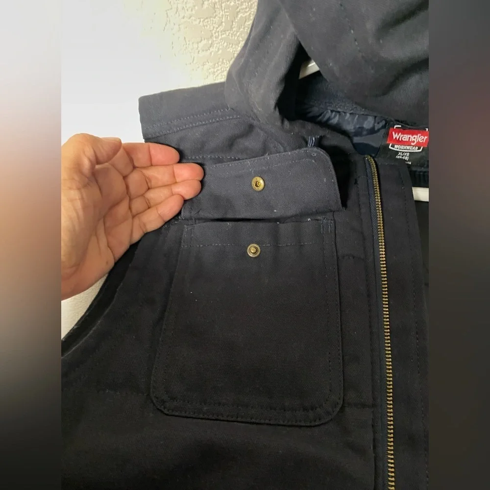 Wrangler Workwear Men's Dark Vest with Hood